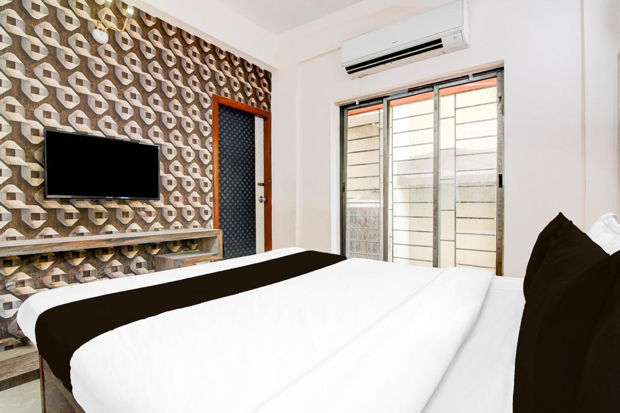 Super O Rajdanga Near Acropolis Mall Formerly The Corporate Hotel *